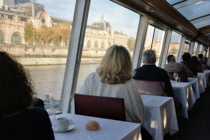 Paris: Seine River Lunch Cruise with Optional Champagne