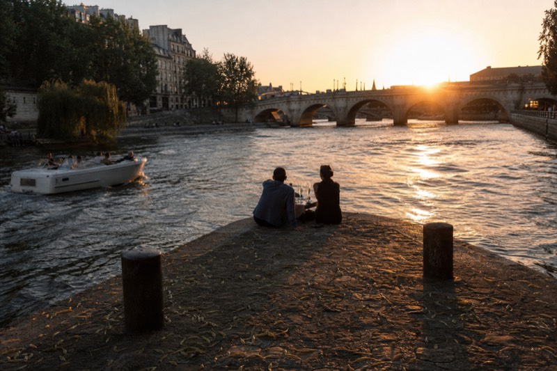 Paris Seine River Sunset and Evening Champagne Cruise